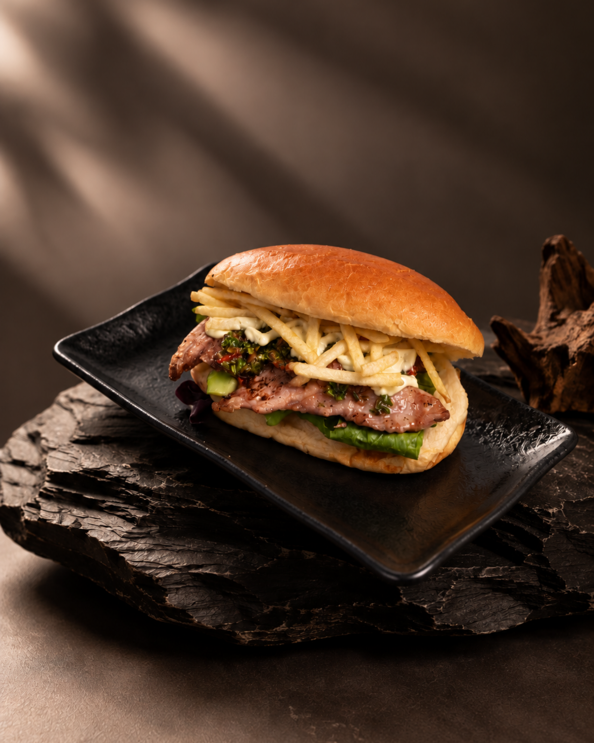 Brioche de secreto con chimichurri